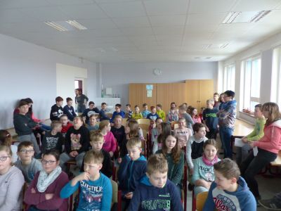 Foto des Albums: Schüler üben die Kommunalwahl