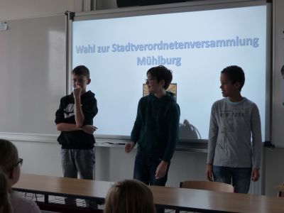 Foto des Albums: Schüler üben die Kommunalwahl