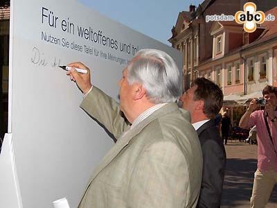 Foto des Albums: Erste Diskussionstafel zum Potsdamer Toleranzedikt enthüllt (08.05.2008)