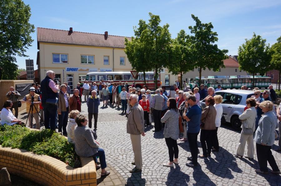 Bild: Begrüßung am Markt durch Bürgermeister Thomas Zenker
