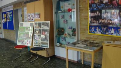 Foto des Albums: MINT-Jury überzeugt sich von der Arbeit an der Anne-Frank-Gemeinschaftsschule