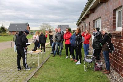 Foto des Albums: Maubaum aufstellen / Kinder- und Familienfest in Leezen