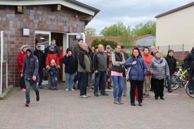 Foto des Albums: Maubaum aufstellen / Kinder- und Familienfest in Leezen