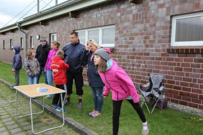Foto des Albums: Maubaum aufstellen / Kinder- und Familienfest in Leezen
