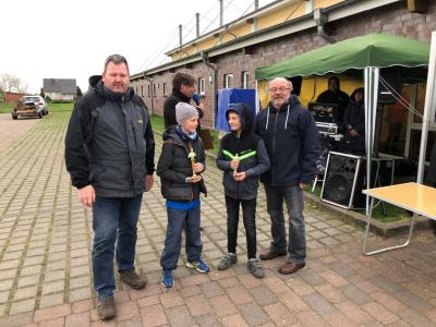 Foto des Albums: Maubaum aufstellen / Kinder- und Familienfest in Leezen