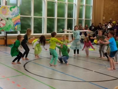 Foto des Albums: Tanzwoche 2018 und Einweihung des neuen Spielgeräts