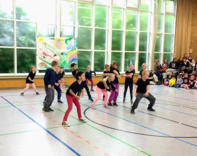 Foto des Albums: Tanzwoche 2018 und Einweihung des neuen Spielgeräts