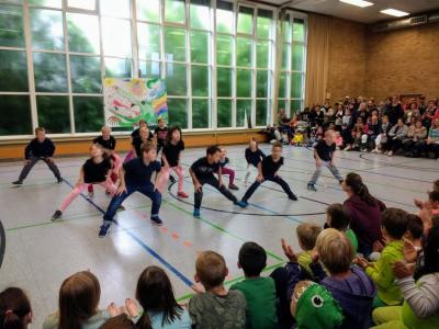 Foto des Albums: Tanzwoche 2018 und Einweihung des neuen Spielgeräts