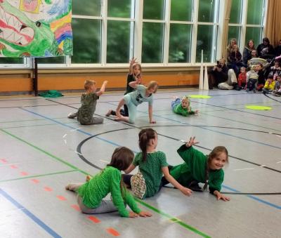 Foto des Albums: Tanzwoche 2018 und Einweihung des neuen Spielgeräts