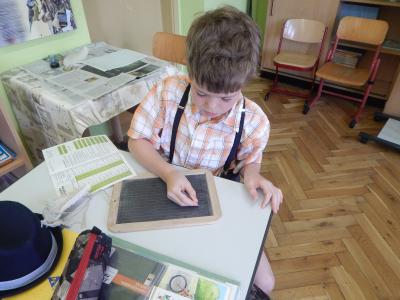 Foto des Albums: Schule früher Klasse 4a und 4b