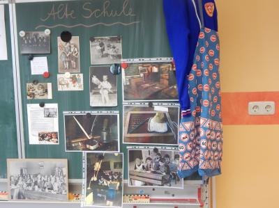 Foto des Albums: Schule früher Klasse 4a und 4b