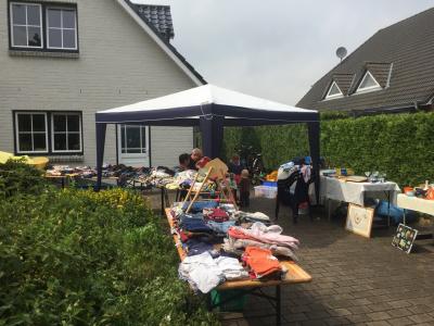 Foto des Albums: 1. FliK (Flohmarkt in Kiebitzreihe)