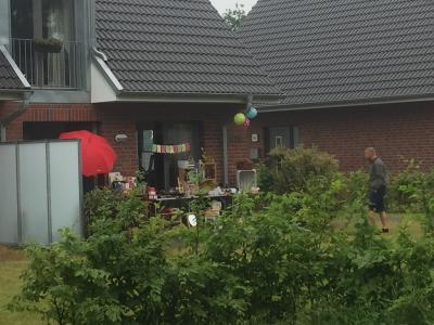 Foto des Albums: 1. FliK (Flohmarkt in Kiebitzreihe)