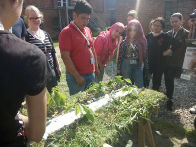 Foto des Albums: Aqua Agenten-Projekttag der DaZ-Klasse im Elbmarschenhaus