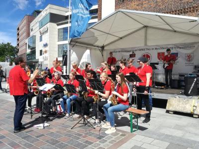 Foto des Albums: Großes Interesse an Pritzwalk beim Hansetag in Rostock