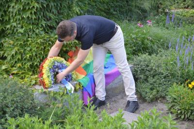 Foto des Albums: Hissen der Regenbogenflagge und Gedenkveranstaltung am 26. Juni 2018