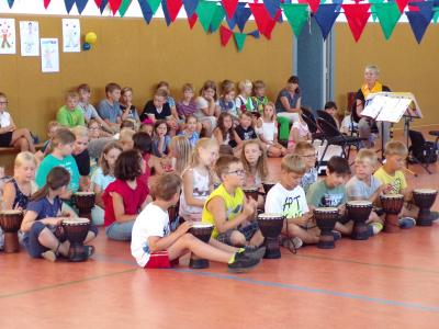 Foto des Albums: Verabschiedung der 4. Klassen