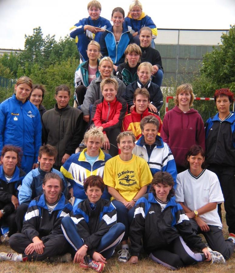 Bild: Frauenriege 2003