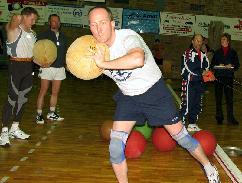 Bild: Frank Liske Medizinballstoß