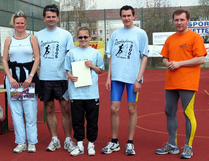 Bild: Fam König Zweite mit PL-Shirts von Liske