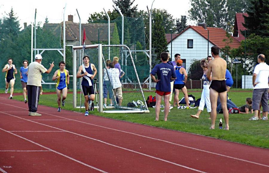 Bild: Anzeige Heinz Senkel - noch zwei Runden letzter Lauf