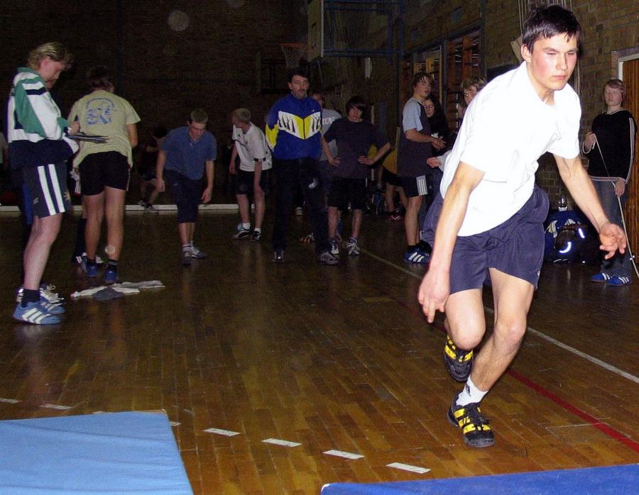 Bild: TSV-Handballer testen sich Kurt Roitsch gewinnt als Jüngster bei den jugendlichen