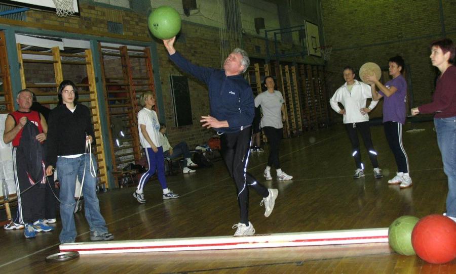 Bild: Bernhard kasper M50 beim Medizinballstoß
