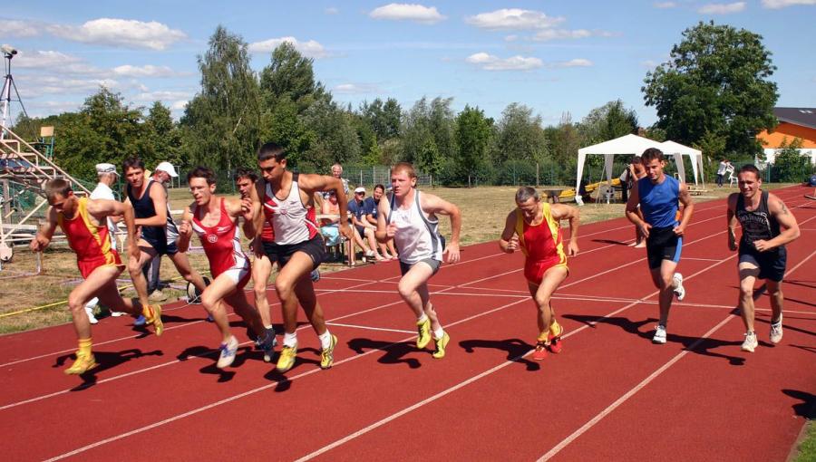 Bild: Riege 1+2 Start 1500m-Lauf