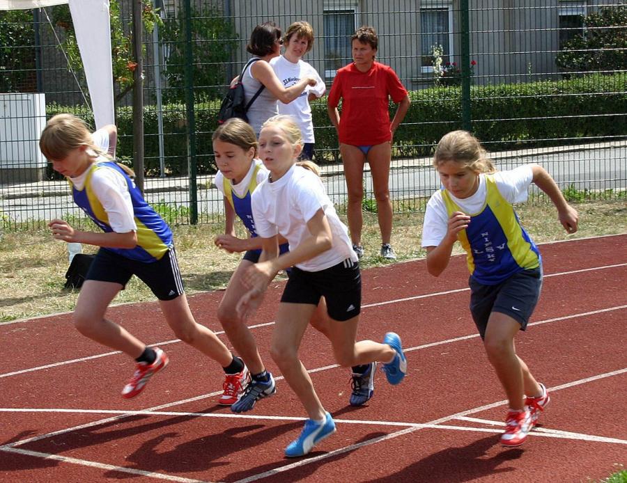 Bild: Riege 10 W11 Start 800m-Lauf