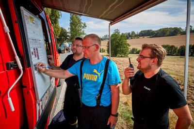 Foto des Albums: Brand Strohanhänger - Hellendorf (07. 08. 2018)