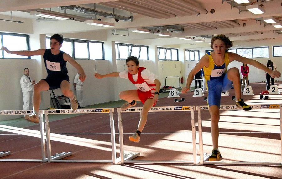 Bild: Paul Kalms beim Hürdensprint in DD