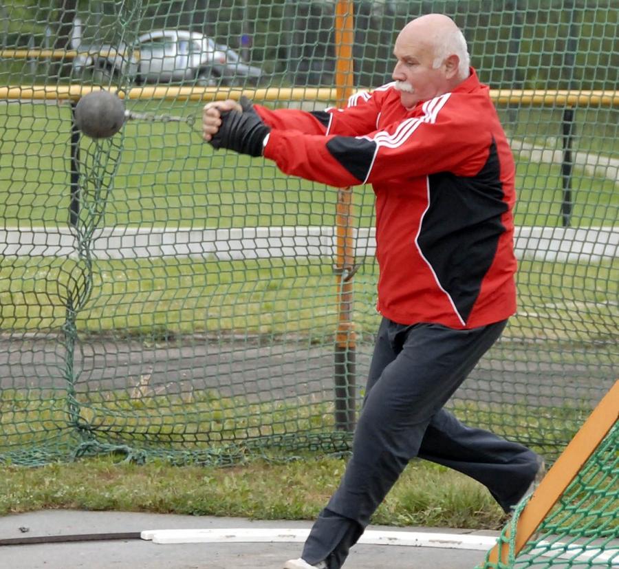 Bild: Peter Hennig mit drei neuen Kreisrekorden M65