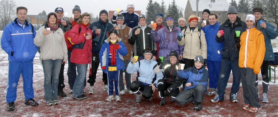 Bild: Willkommen Sportjahr 2008 - sagen LeichtathletInnen aus Görlitz Niesky Weißwasser und Hamburg