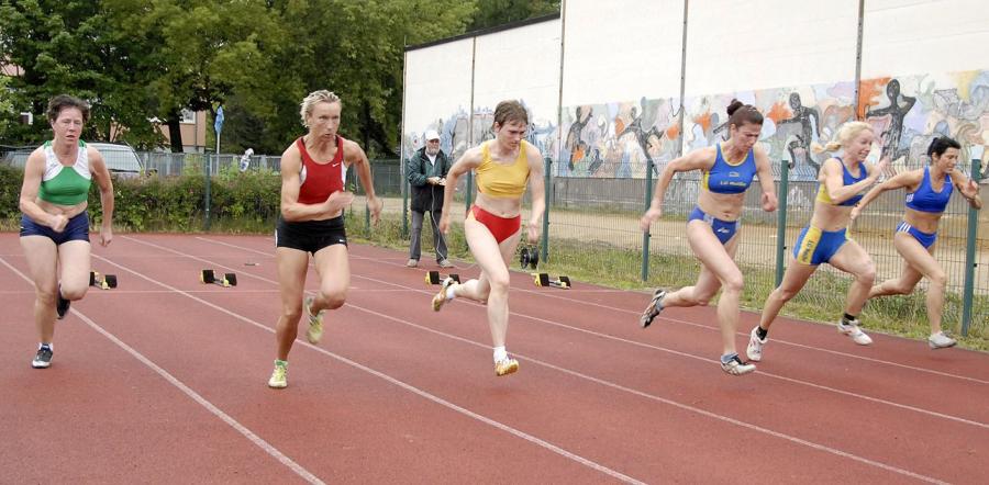 Bild: Galerie der Sieger - Fünf dieser Damen im 100 m Lauf gewannen am Ende einen Mehrkampf Frauen W30 W35 W40