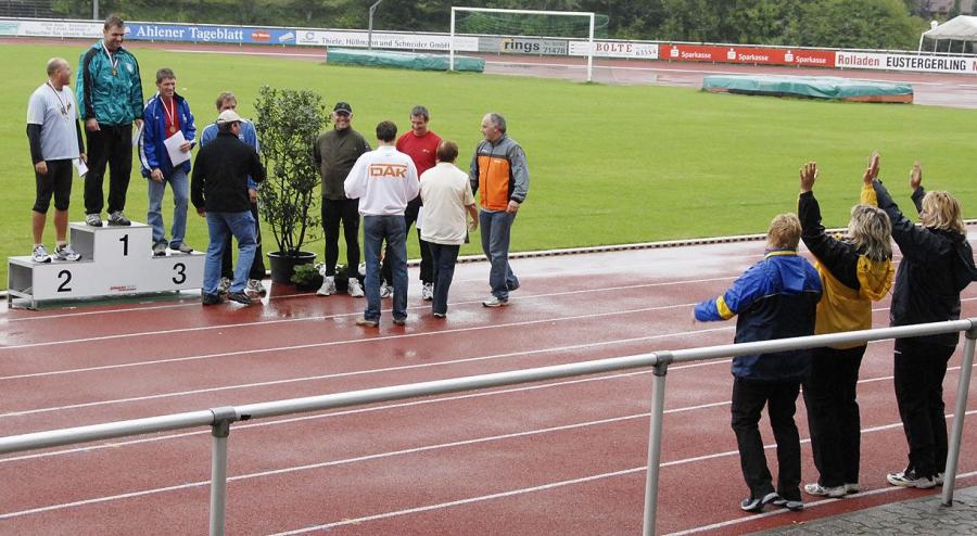 Bild: Siegerehrung M40 mit Sonderapplaus