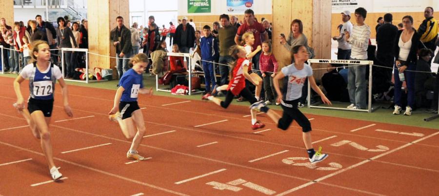 Bild: 50 m Endlauf der W10 mit Sophia Finke als Siegerin in der Mitte