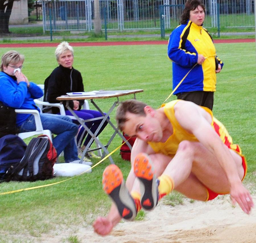 Bild: Raumgreifende Landung von Matti Herrmann