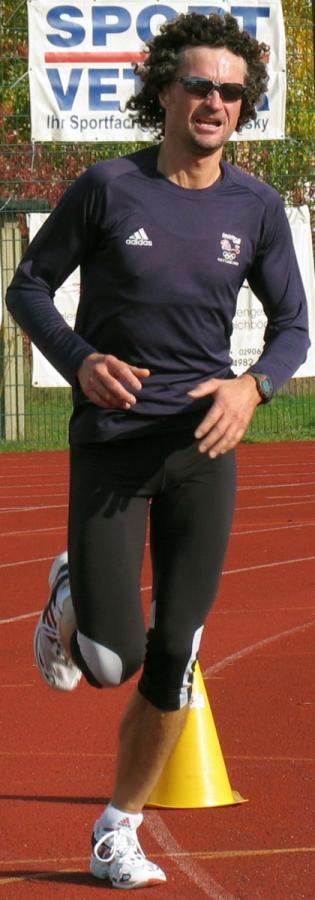 Bild: Triathlet Mario Kießlich startete in die M50 mit einem Landesmeistertitel auf der 200 m Bahn über 3000 m