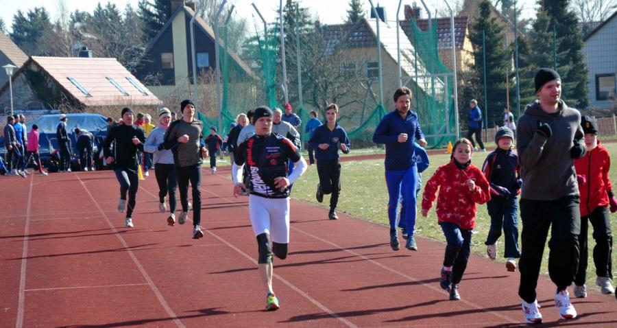 Bild: Klein und Groß engagiert oder auch gemütlich - alle können beim Paarlauf ihre Ziele anstreben