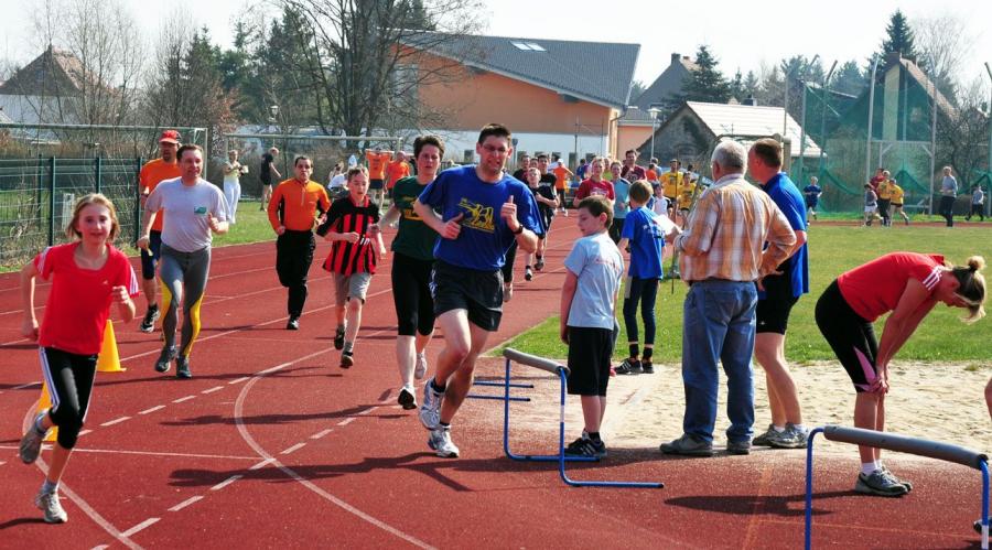 Bild: 2009 - die Paarlaufserie hat Farbe bekommen und bindet jährlich insgesamt mehr als 300 Teilnehmer