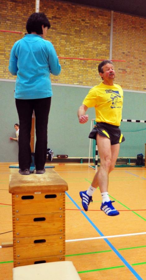 Bild: Hat alle Altersklassen mitgemacht- Karlheinz Vetter beim ersten M50 Athletikmehrkampf