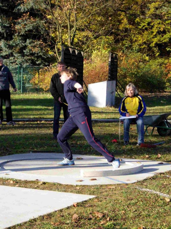Bild: ebenfalls beim Kugelstoßen - Doreen Kuch
