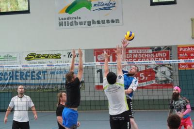 Vorschaubild: Herren A: TSV 1860 Römhild, Thüringenliga,(im Hintergrund)mit den ehemaligen Hildburghäuser Spielern Marcel Crahmer, Kevin Schwab und Thomas Trautwein (von rechts nach links) gegen SG Teamwork Ebersdorf-Coburg, ehemals Bundesligist VSG Coburg/Grub
