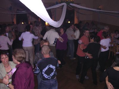 Foto des Albums: Kirmestanz in der Oberschänke Hirschfeld mit Party Sound Express (05. 11. 2005)