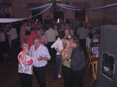 Foto des Albums: Kirmestanz in der Oberschänke Hirschfeld mit Party Sound Express (05. 11. 2005)