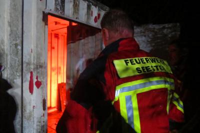Foto des Albums: Übung im Brandgewöhnungscontainer