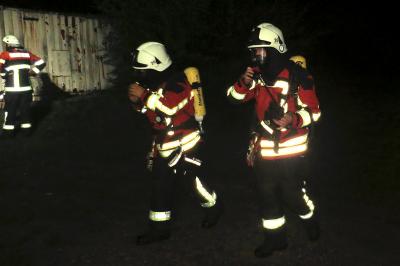 Foto des Albums: Übung im Brandgewöhnungscontainer