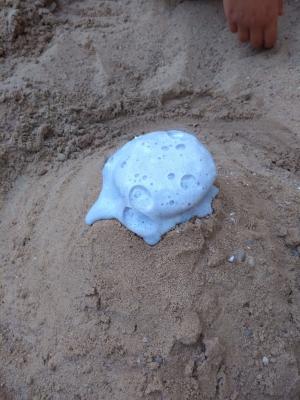 Japan und Backpulver- Vulkane im Sandkasten  