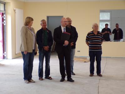 Foto des Albums: Übergabe Fördermittelbescheid duch Minister Hr. Pegel