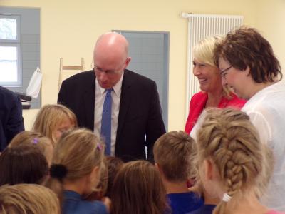 Foto des Albums: Übergabe Fördermittelbescheid duch Minister Hr. Pegel